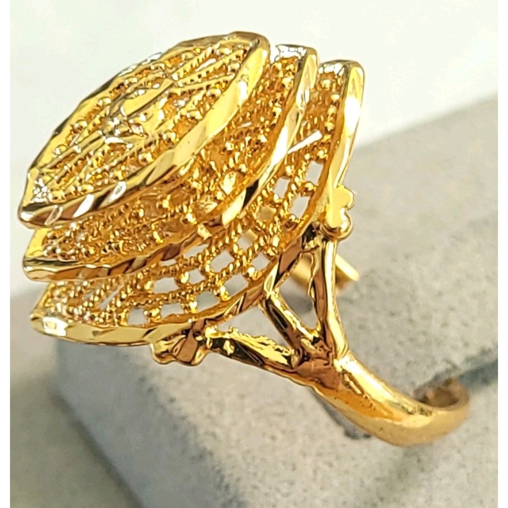 Size 8 Gold Tone 3 Tier Hand Motif Filigree Cocktail Ring Maximalist Gothic Boho